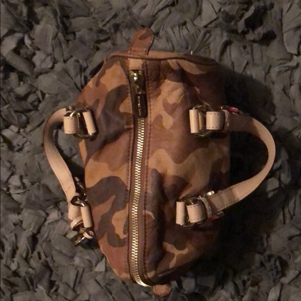 Small Micheal Kors hand tan Camo bag